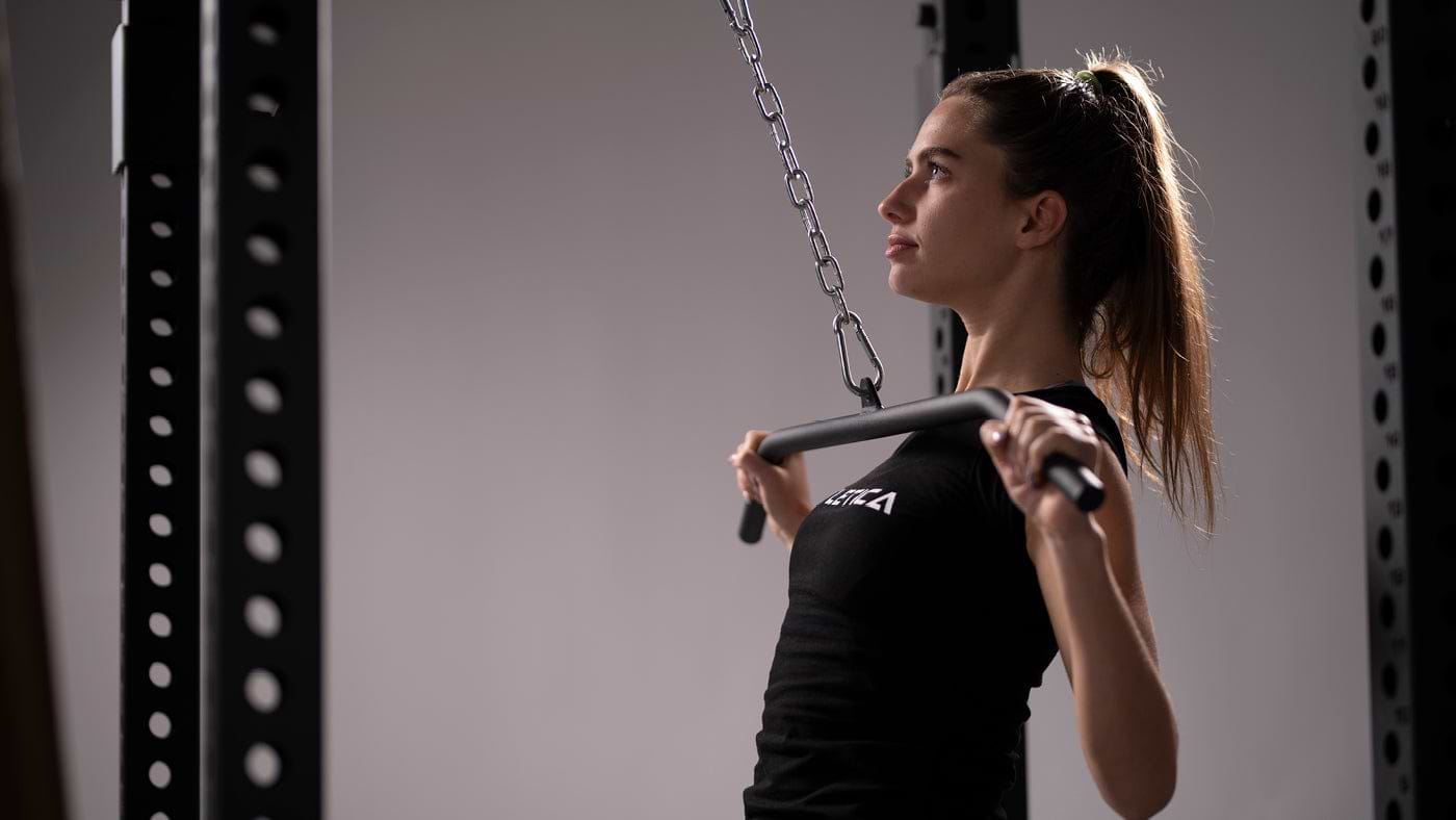 Lat pulldowns on the cable
