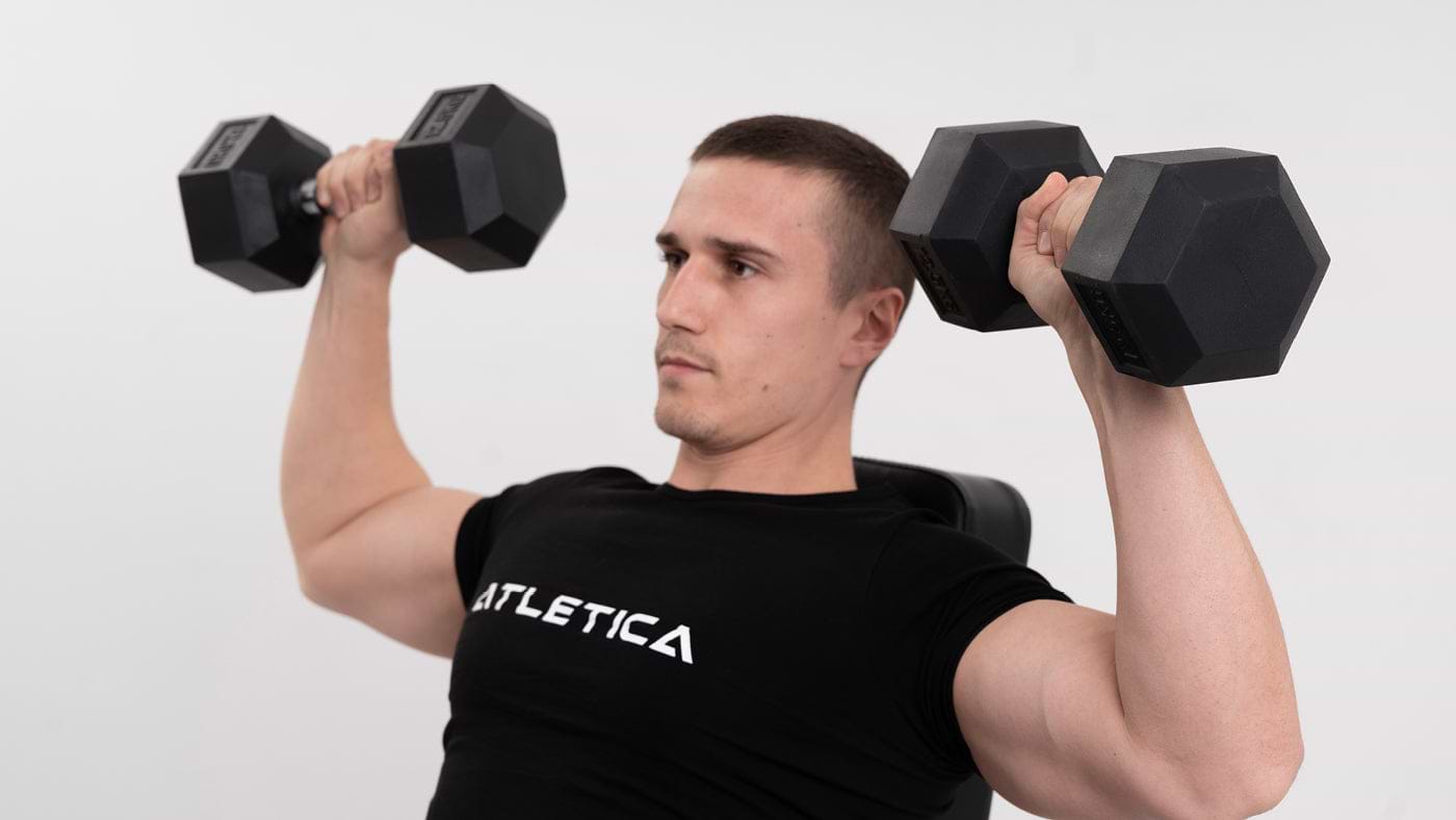 Rückentraining mit Kurzhanteln