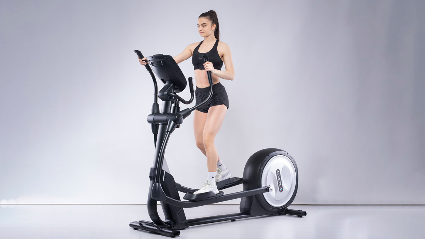 Cardio training on the cross trainer