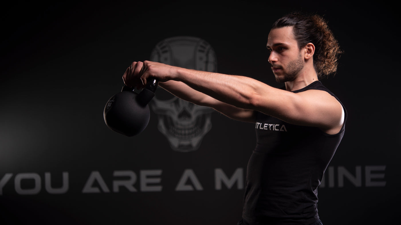 Swings mit einem Kettlebell