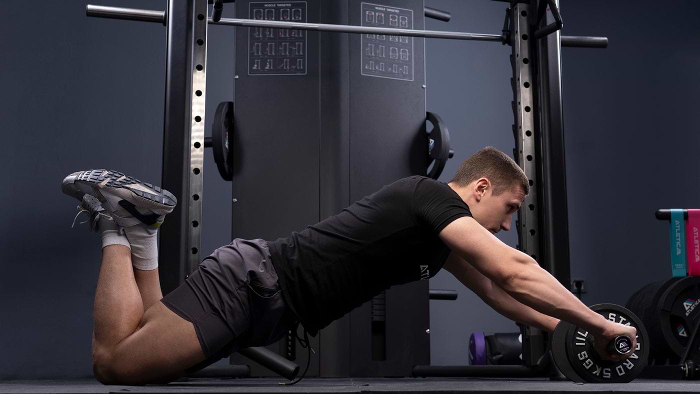 Bauchtraining mit Ab Wheel