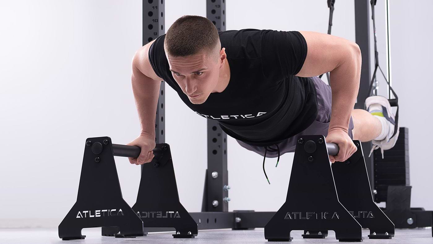 Parallettes Übungen für starken Core