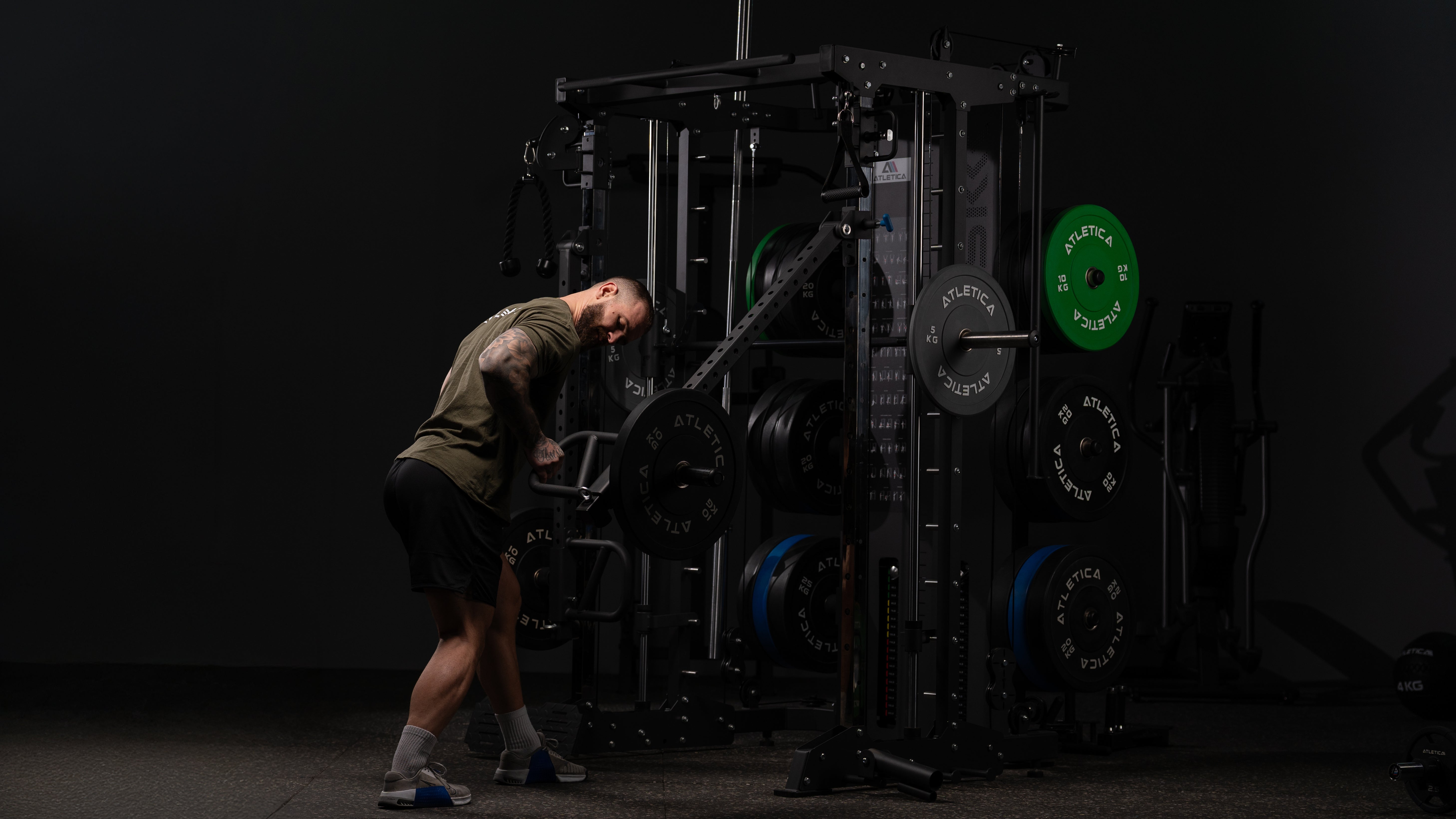 Workout an der Kraftstation
