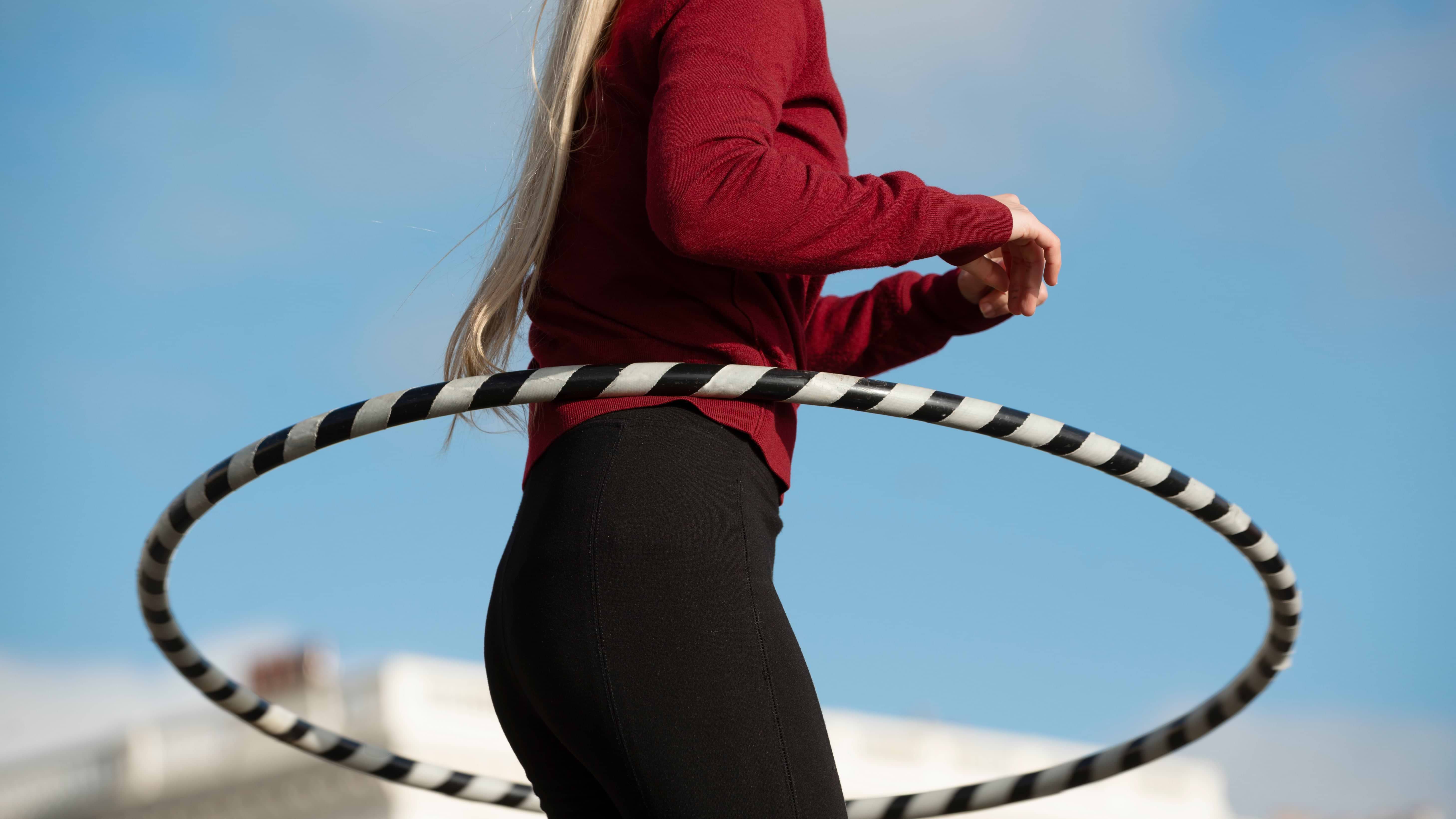 Training mit Hula Hoop Reifen