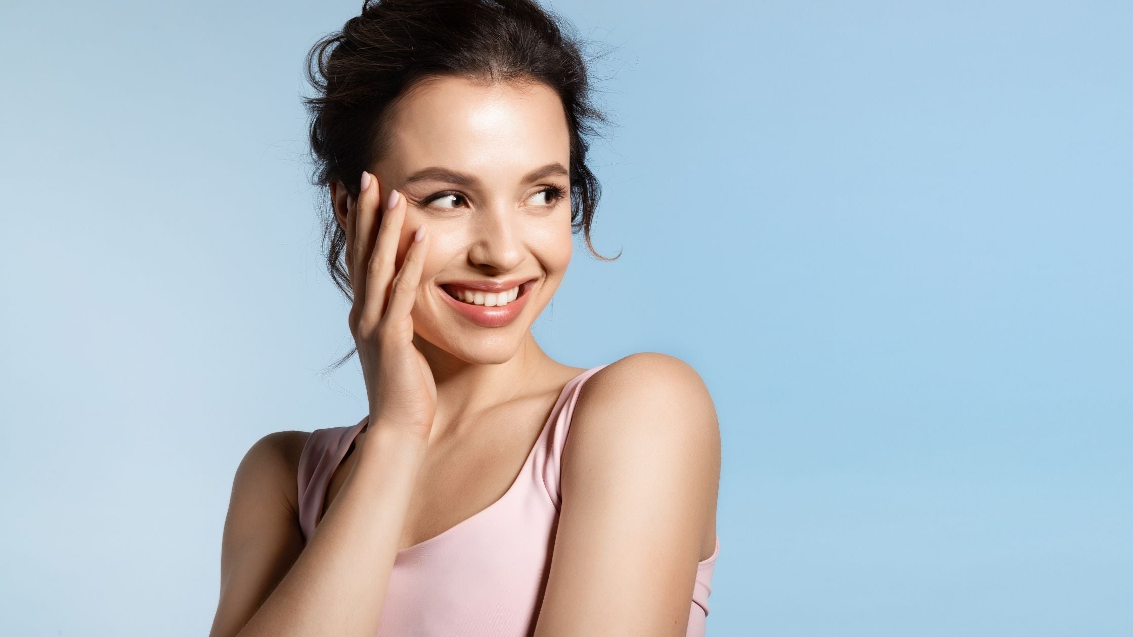 Daily Skincare Routine For Glowing & Healthy Skin – Minimalist