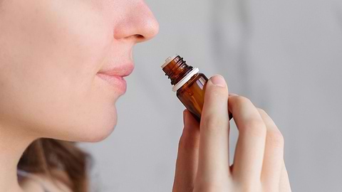 We prefer fragrance-free! Why you should avoid fragrance in skincare products