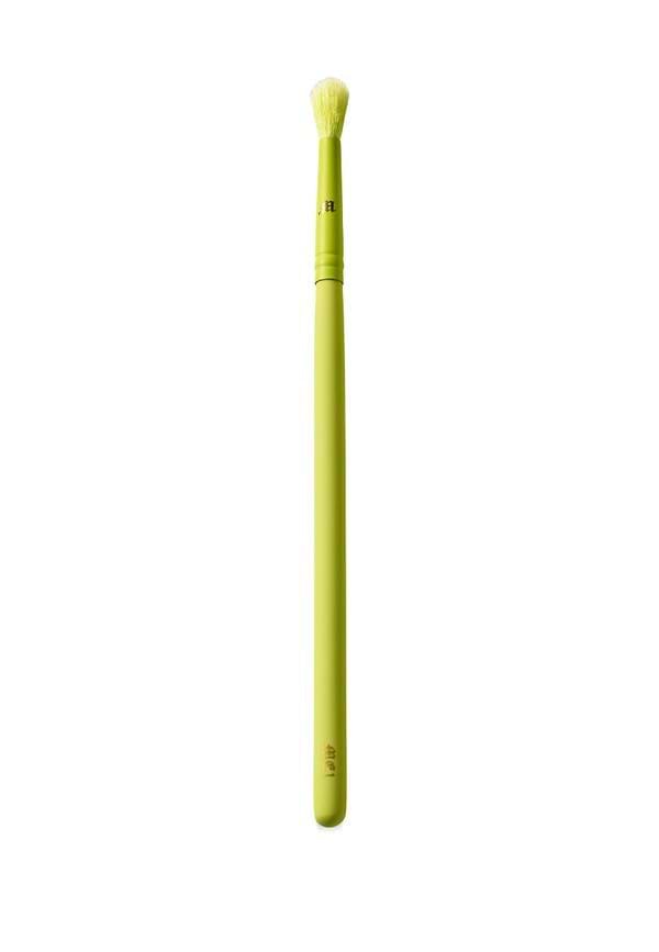 ME1 Brush Eye Definer