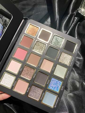 Smoulder palette