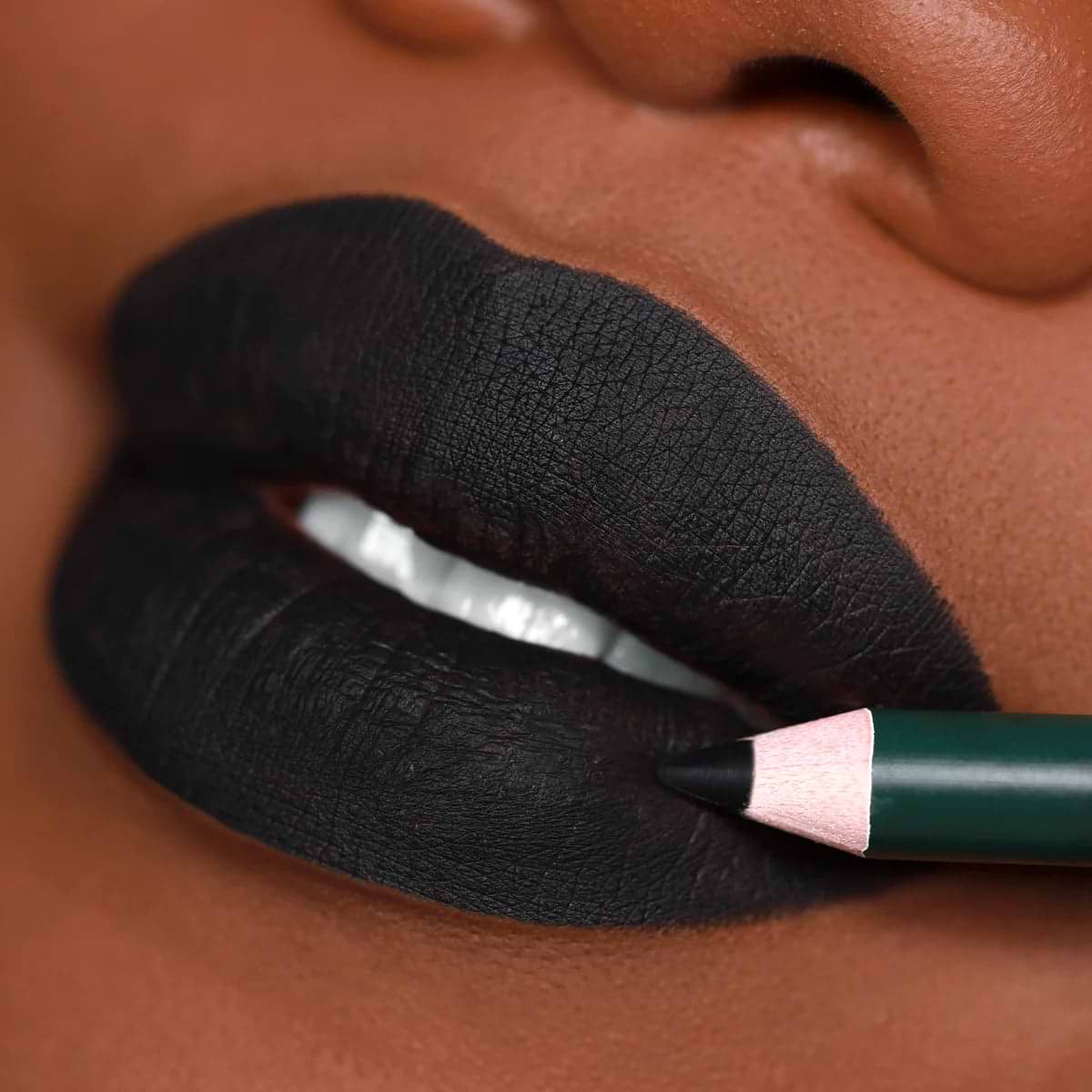 Villan Lipliner