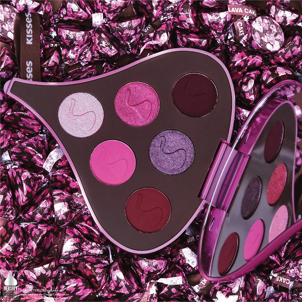 Hershey's Kisses X Glamlite Lava Cake Palette