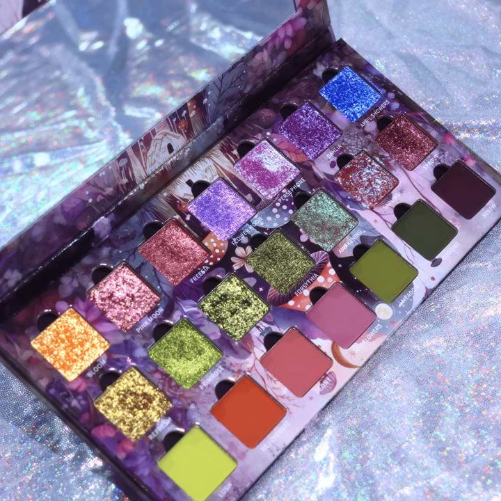 Flower Moon Palette *NEW MAGNETIC*