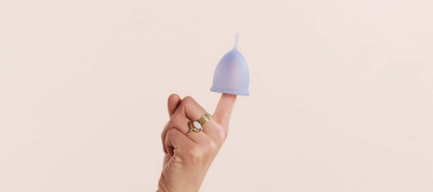 menstrual cup how to insert 