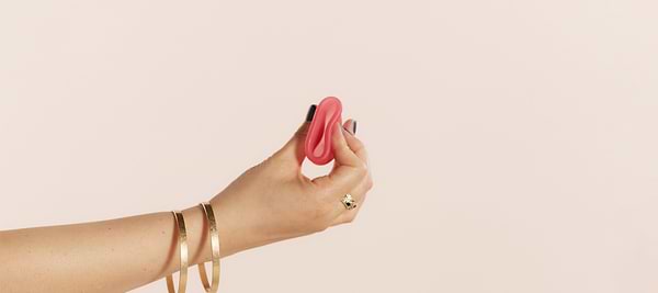 menstrual cup folding techniques