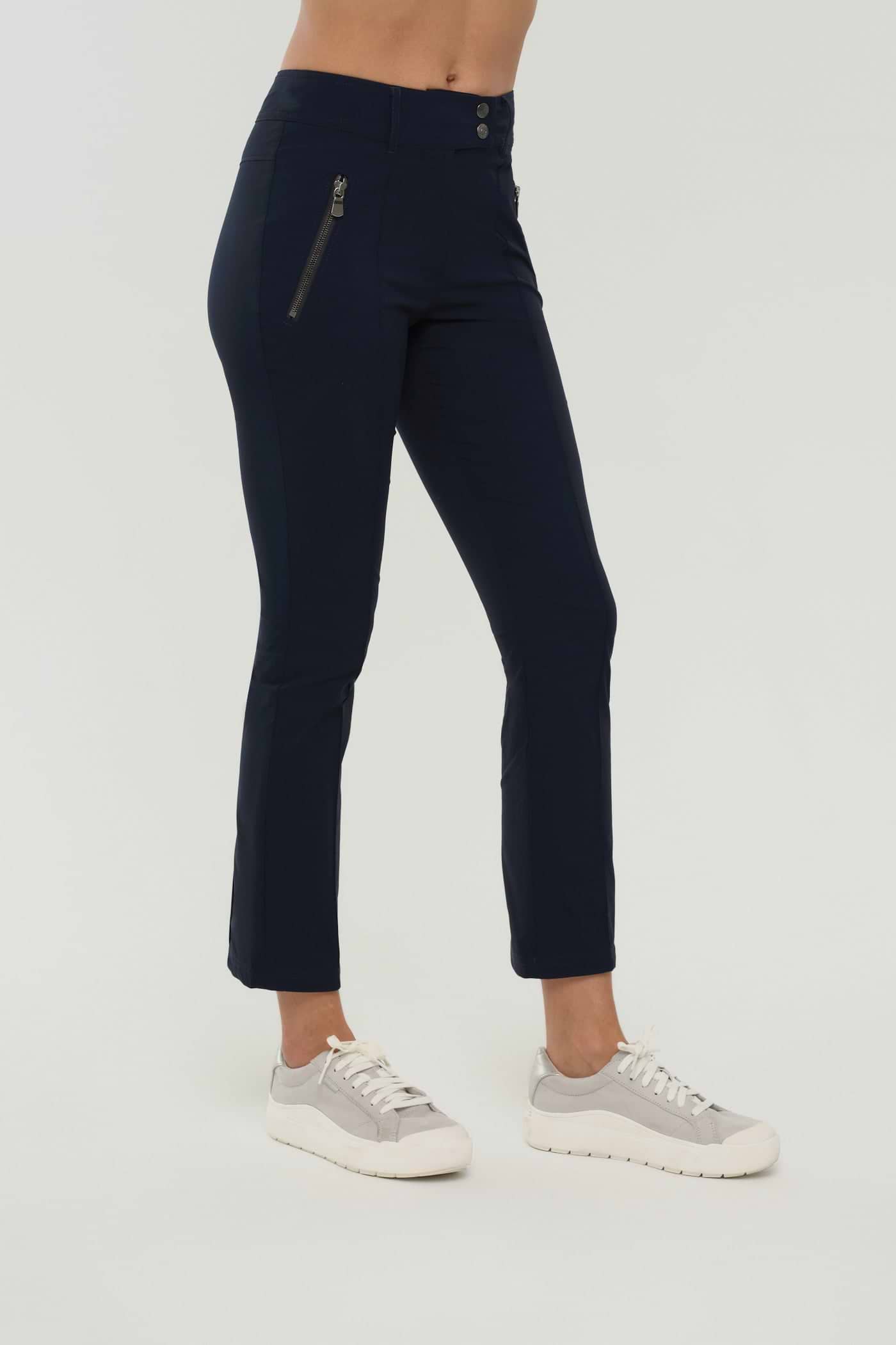 Navy ||