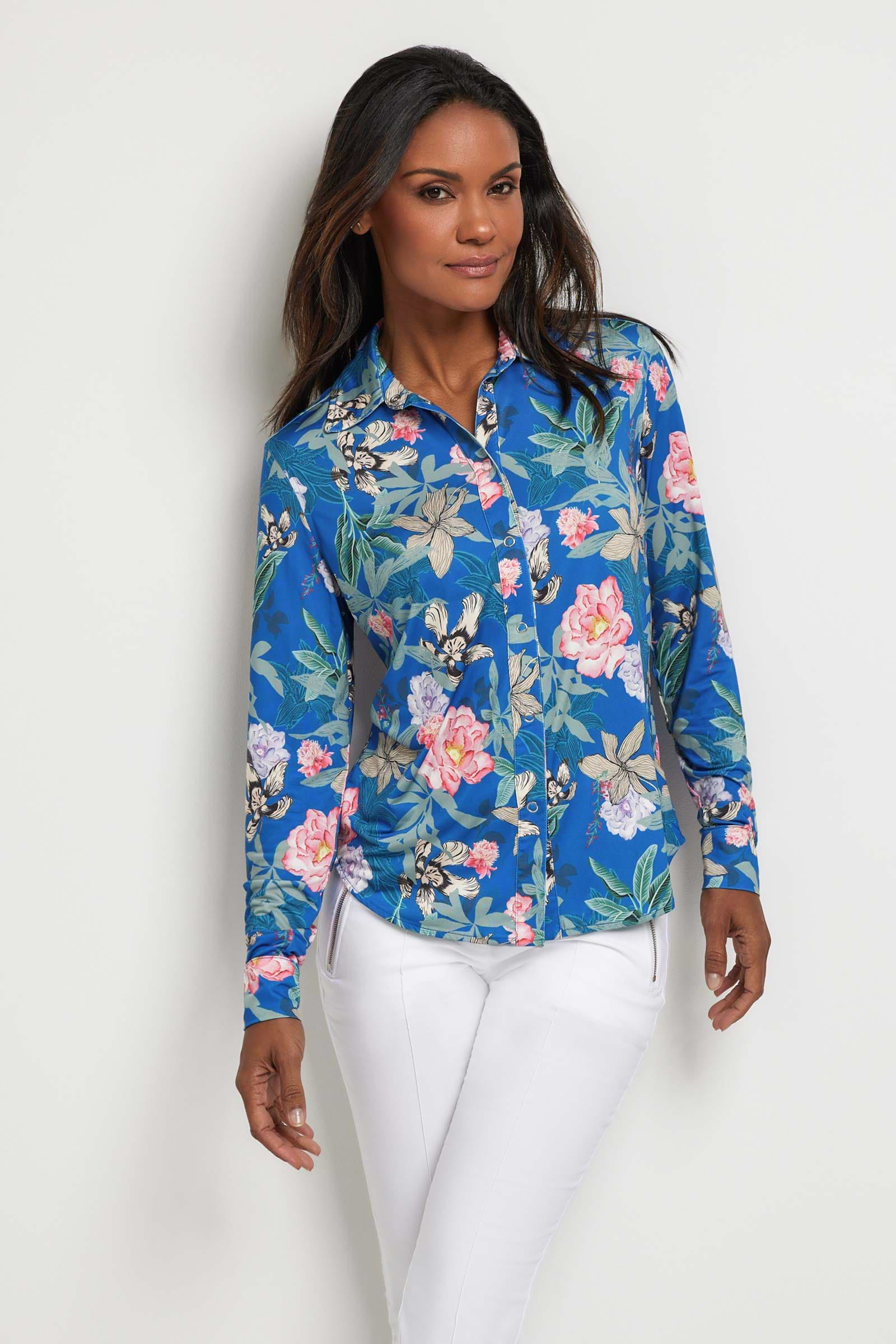 The Best Travel Top. Woman Showing the Front Profile of a Tania Printed Top in Persian Floral.