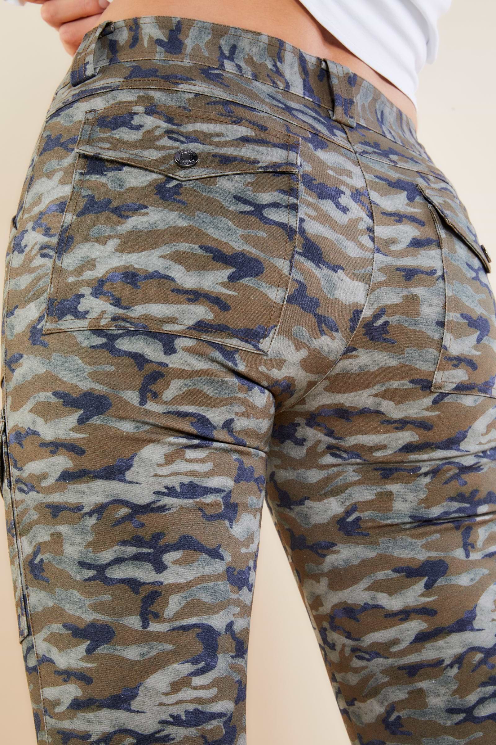 Women s Camo Stretch Cargo Pants Anatomie
