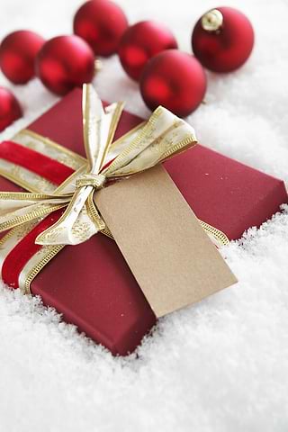 Can you pack wrapped gifts in luggage clearance