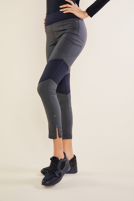 Grey / Black||