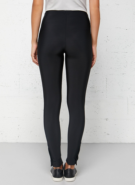 Black||