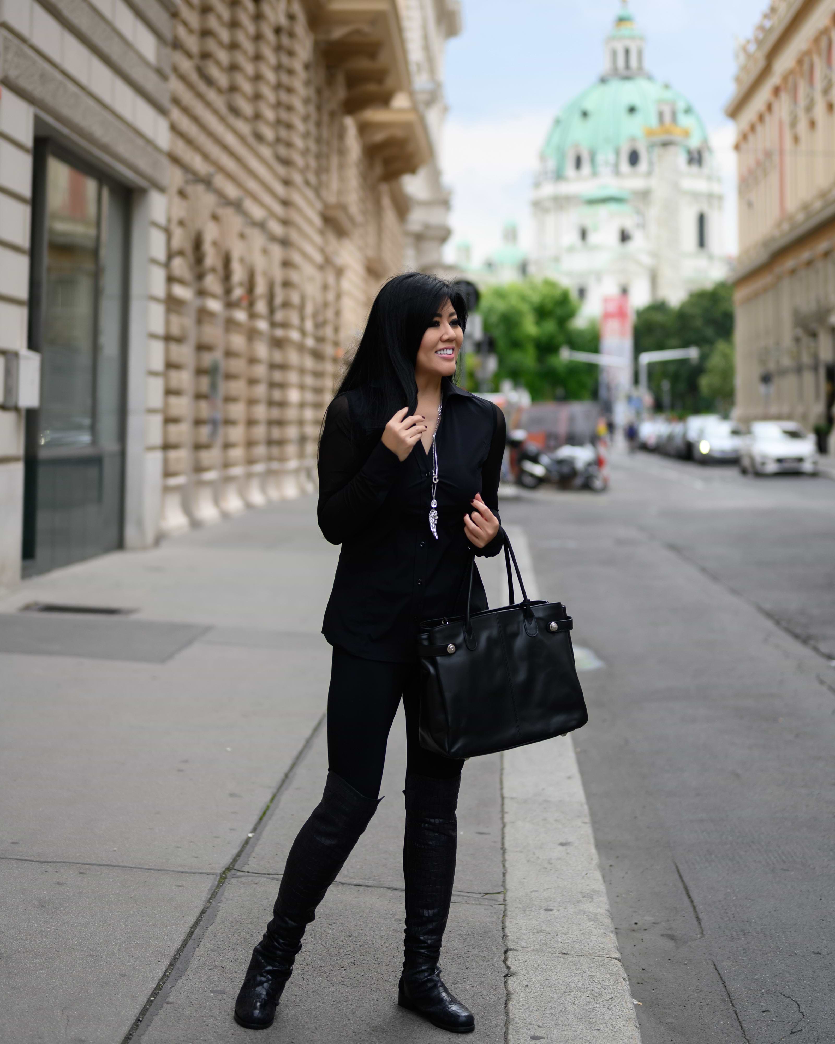 BLACK||