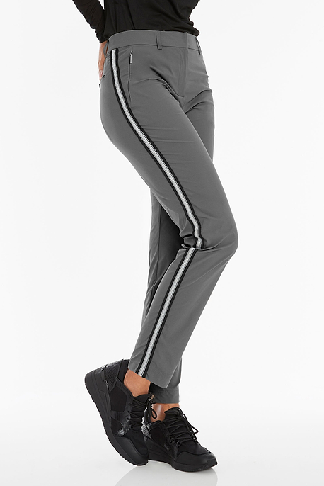 grey-with-silver-stripe||||2021_03_29_March_Catalog_Vertical_14_SIVAN_TOP-CHEETAH-AB1280_11_seconds.mp4