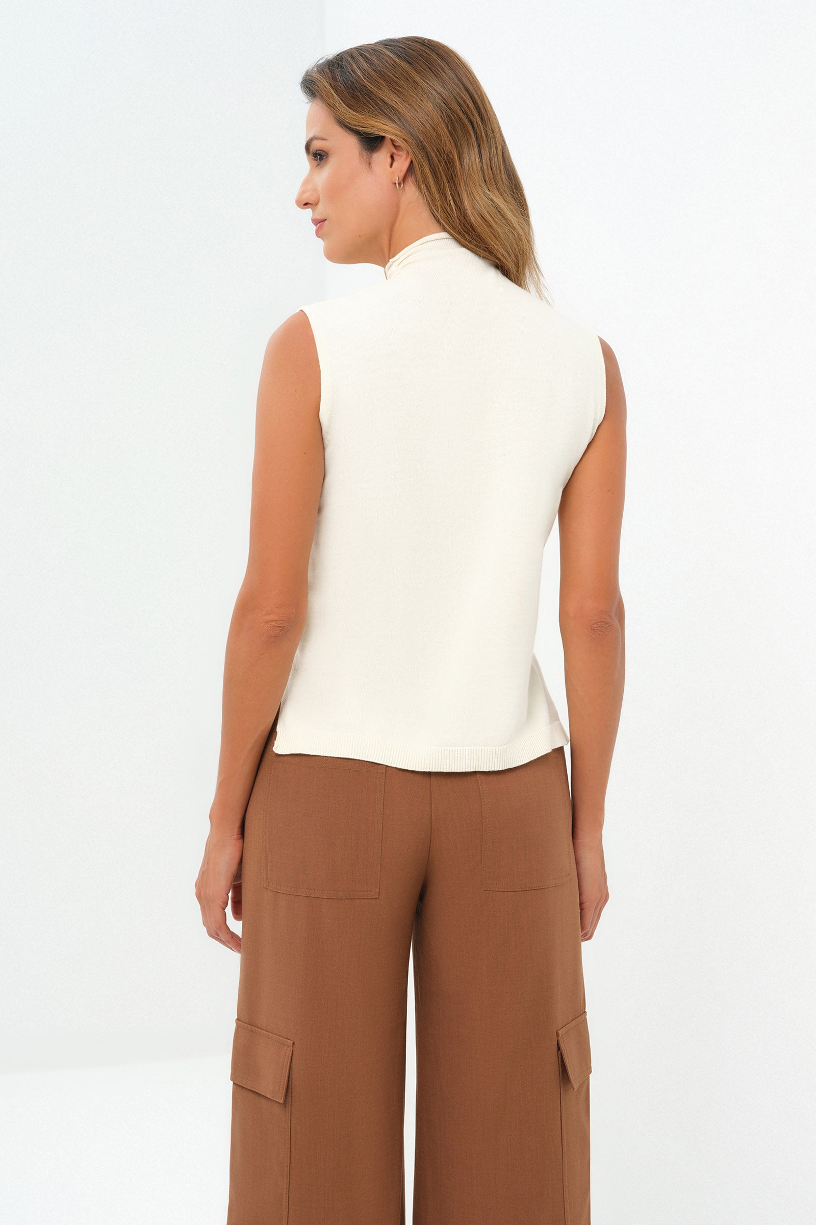 Viola Sweater Knit Sleeveless Button Down Top