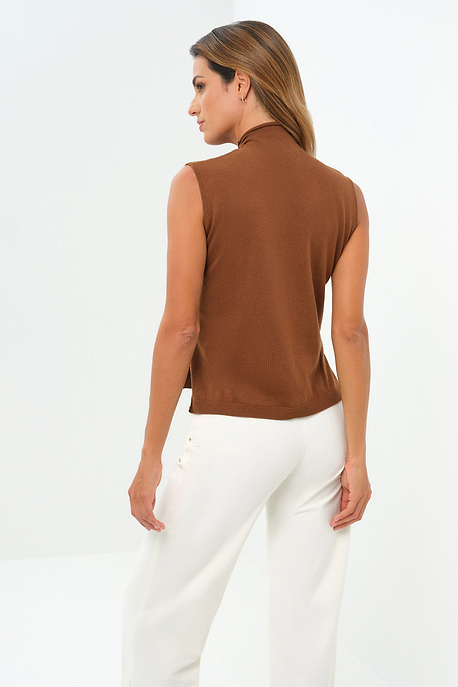 Viola Sweater Knit Sleeveless Button Down Top