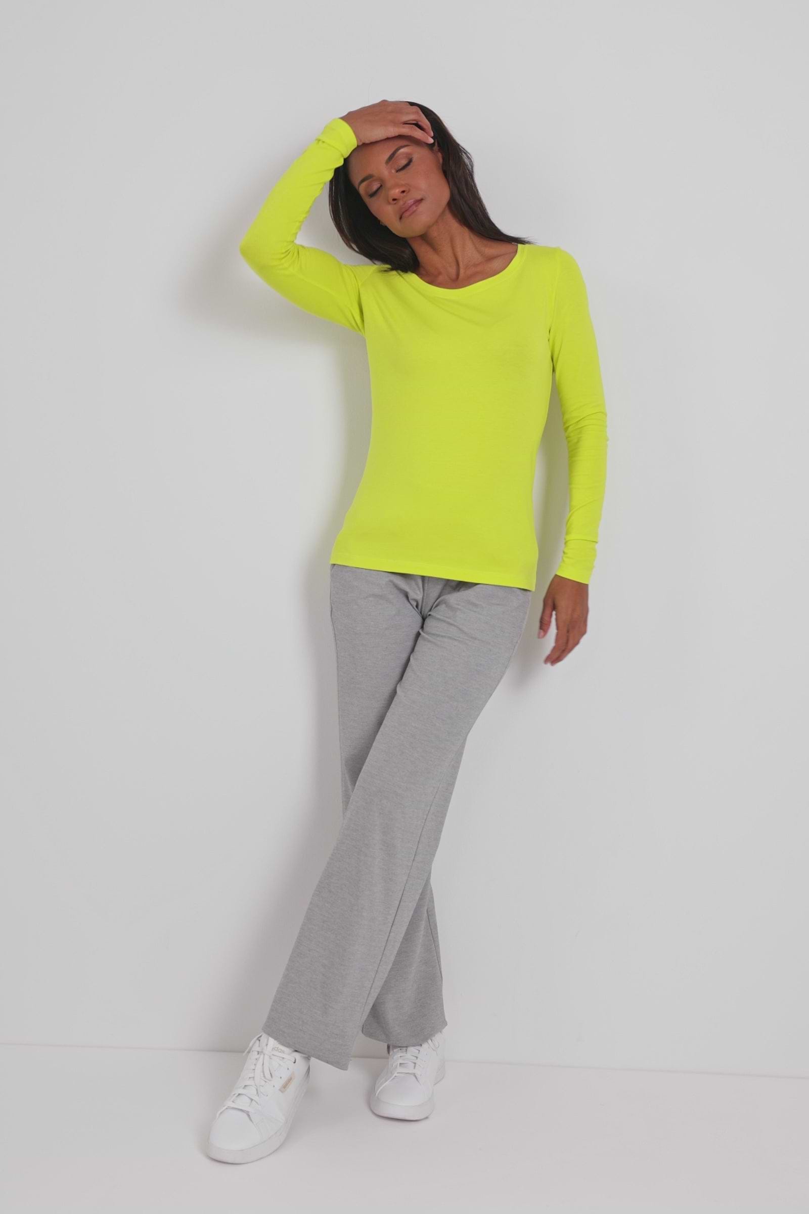 Video of a Juliana Top in Citrus Yellow.