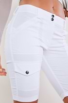 The Best Travel Shorts. Front Details of an Apiedi Shorts in White.