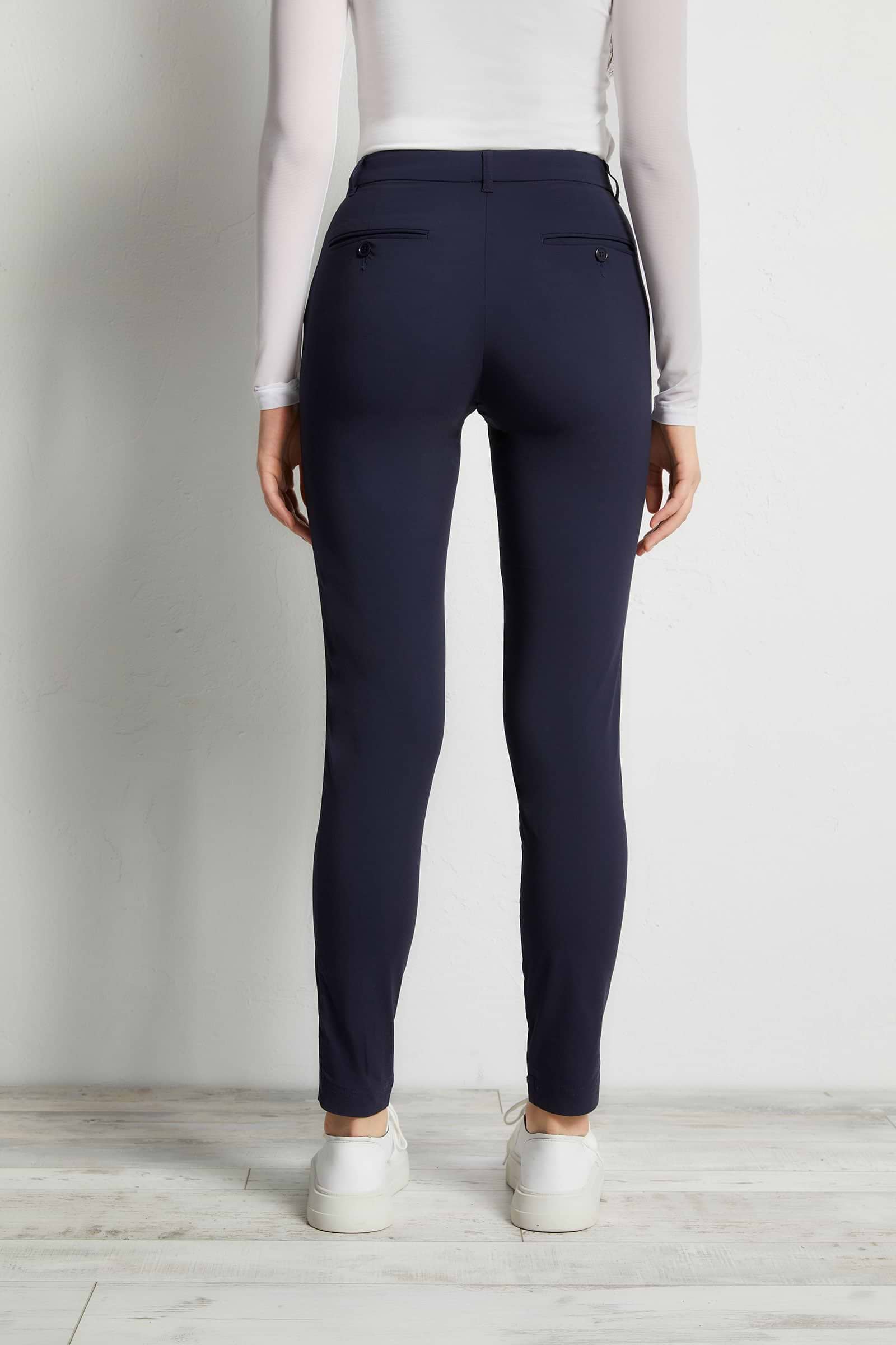 The Best Travel Pants. Back Profile of the Thea Curvy Pant in Navy.