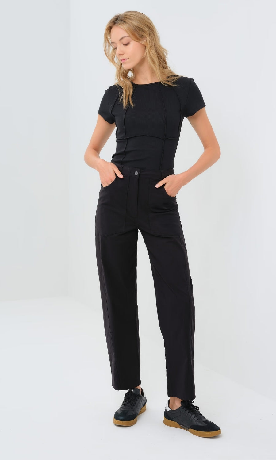 Liv Relaxed Light Barrel Pant in Black