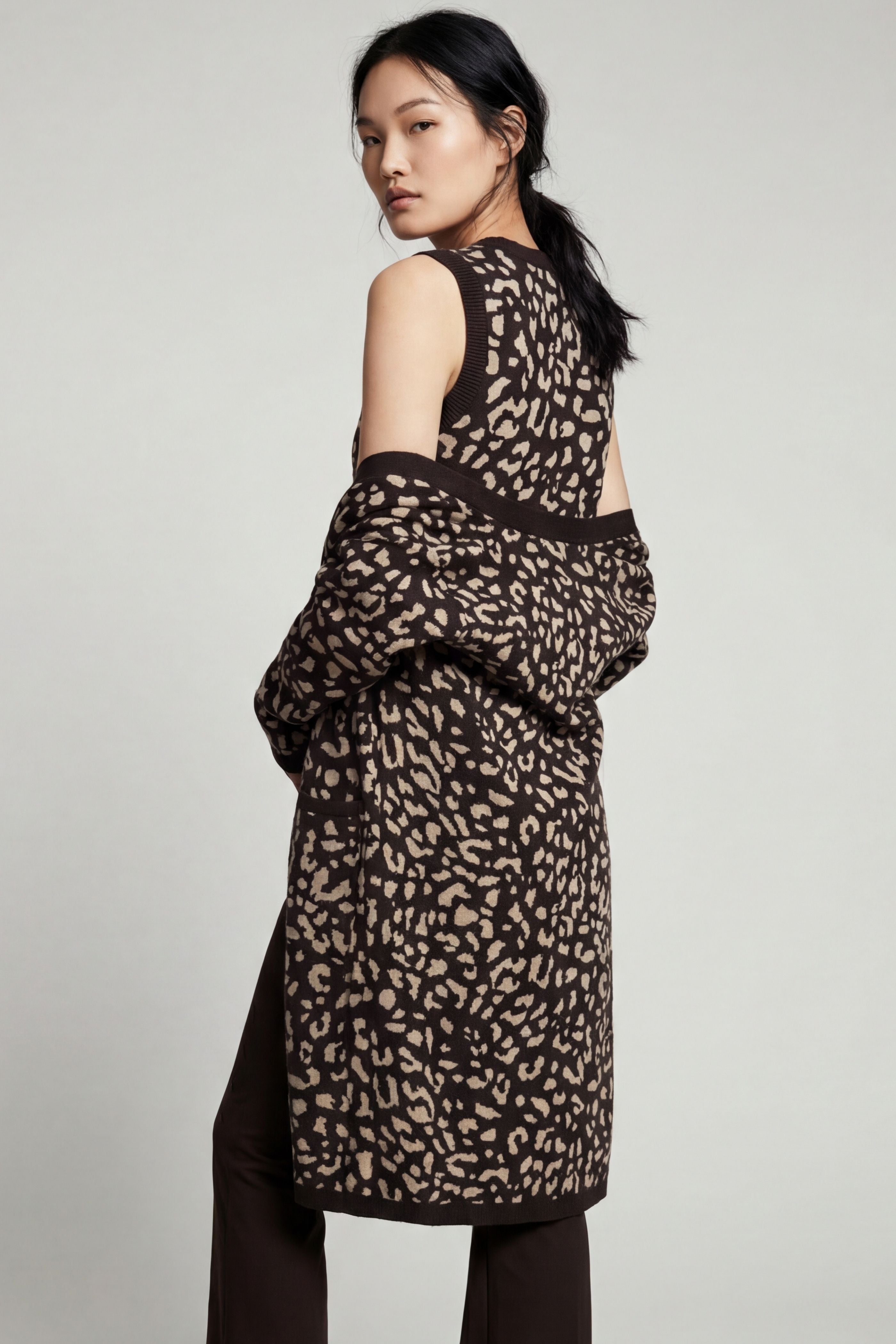 CLARA // Jaquard Sweater Vest with Striped Hem