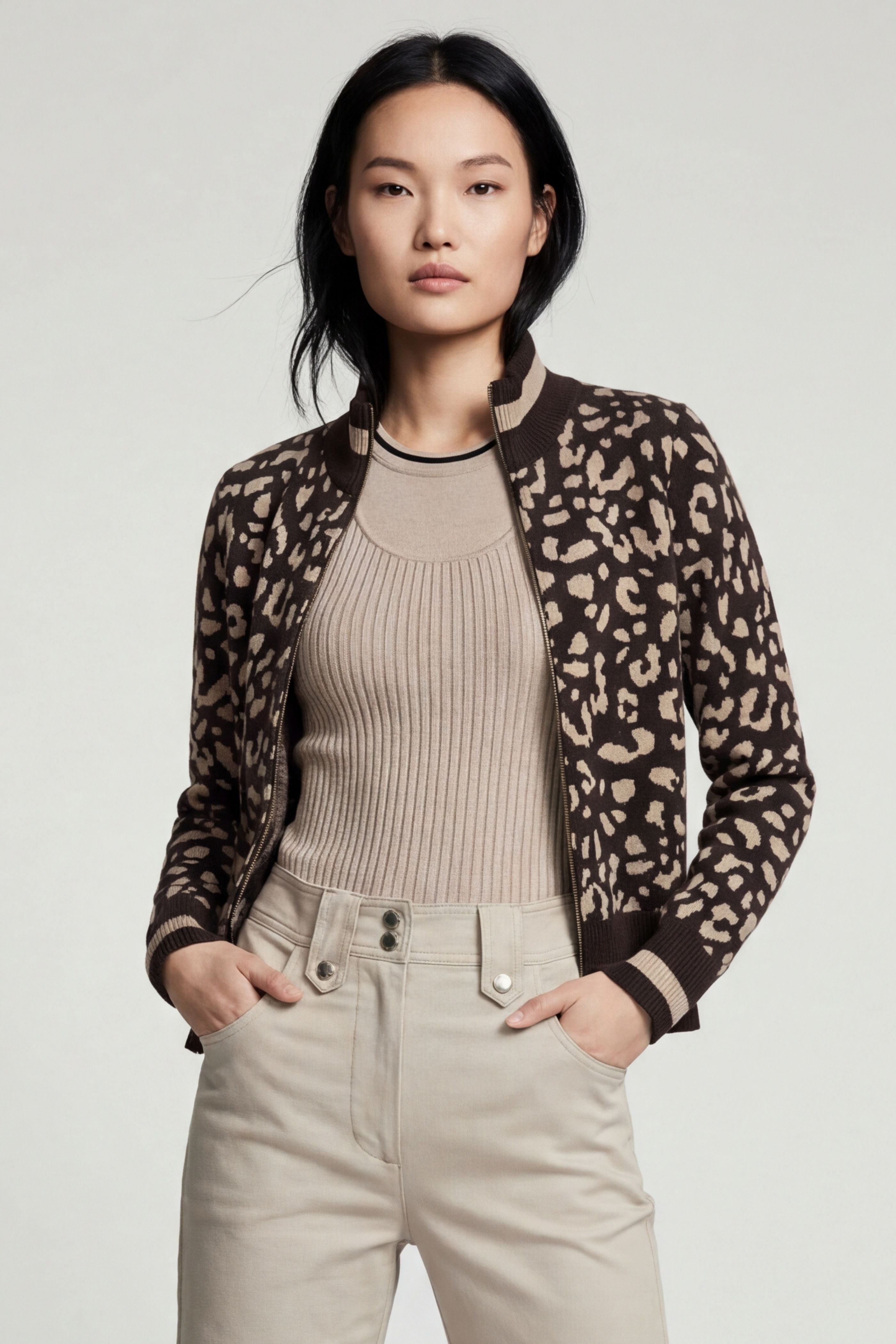 GIO // Mixed-Stitch Rib Sweater Top in Champagne