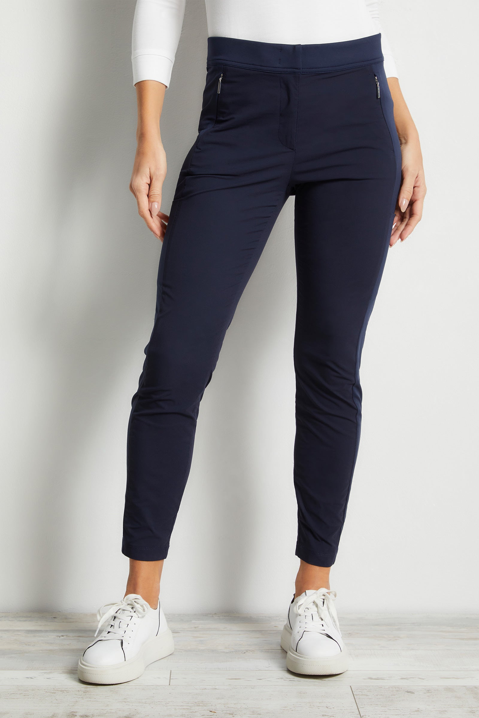 Ipant Slim Fit Pant in Black