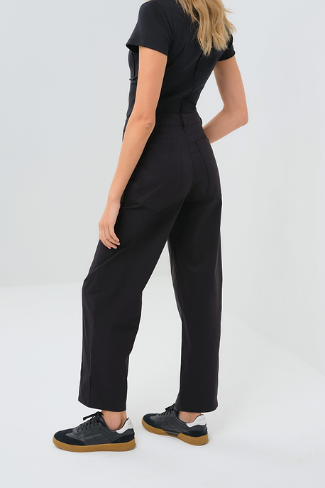 Liv Relaxed Light Barrel Pant in Black