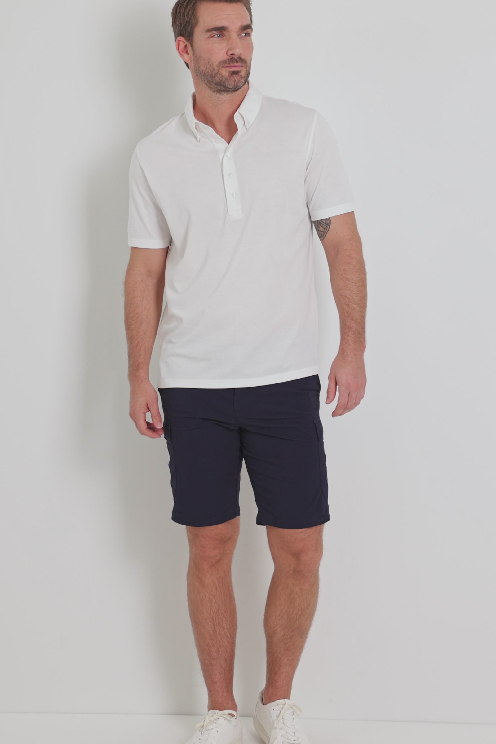 Video of a Men's Ryan Polo in White.