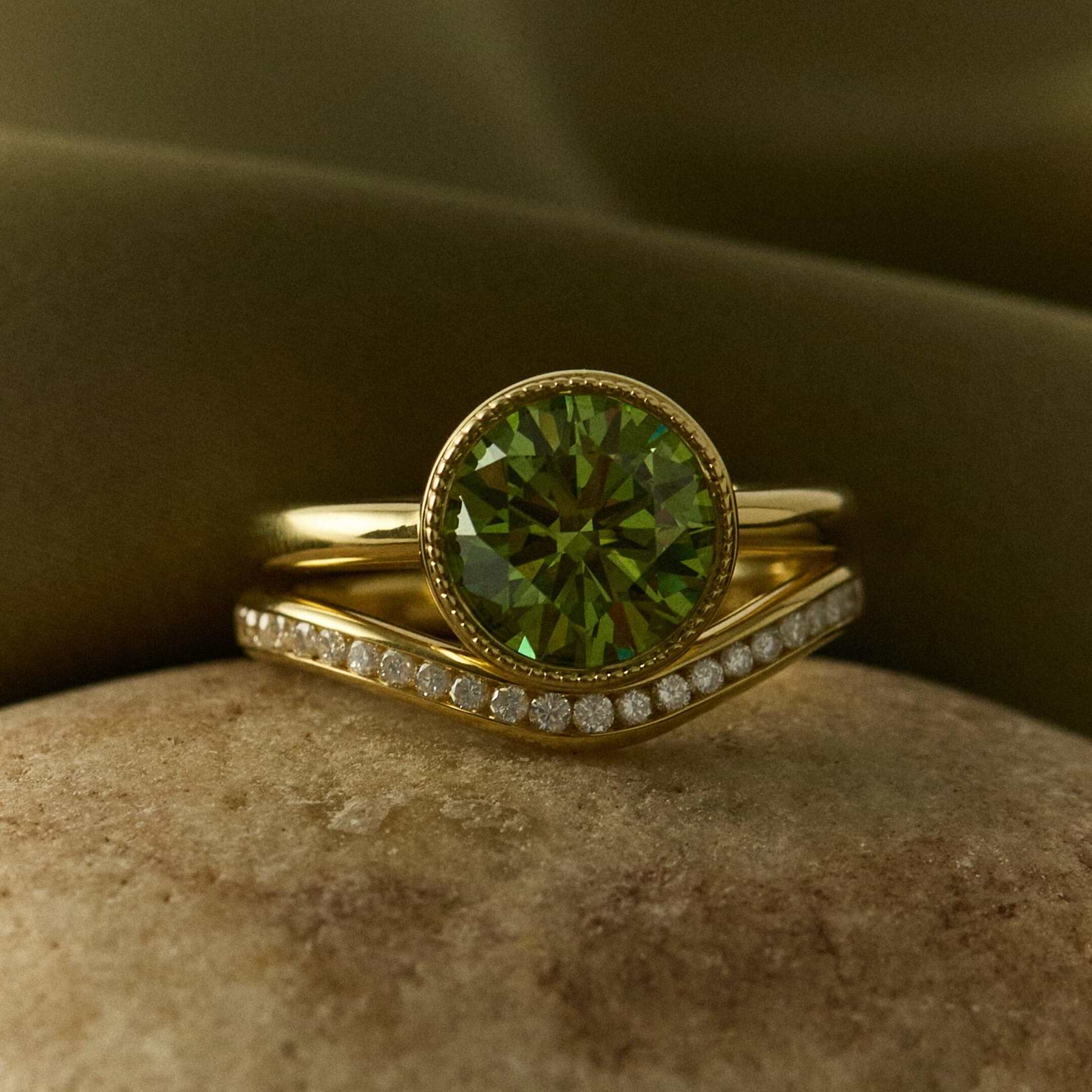 Green Round Cut 2.54ct Low Bezel Milgrain Ring