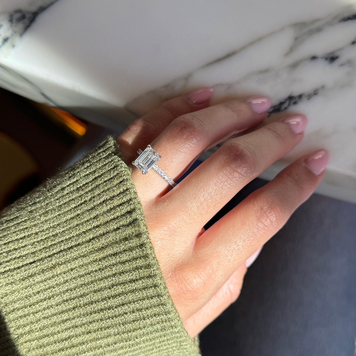 Emerald 2.04ct E VVS2 IGI Lab Diamond 18KW