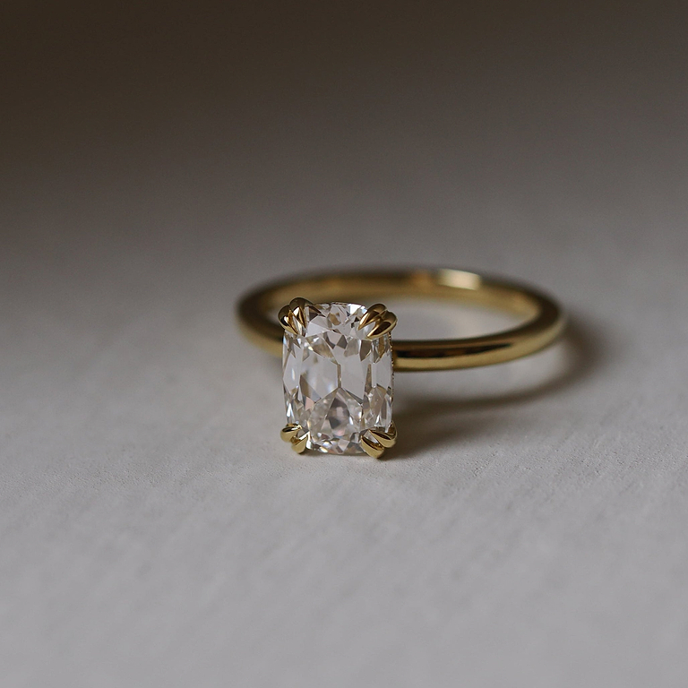 Old Mine Cut 2.41ct 2.41ct E VS1 IGI Lab Diamond Hidden Halo Ring