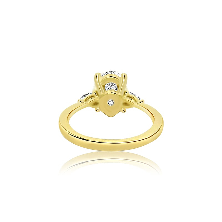 Oval 2.13ct F VS1 IGI Lab Diamond 3 Stone Ring