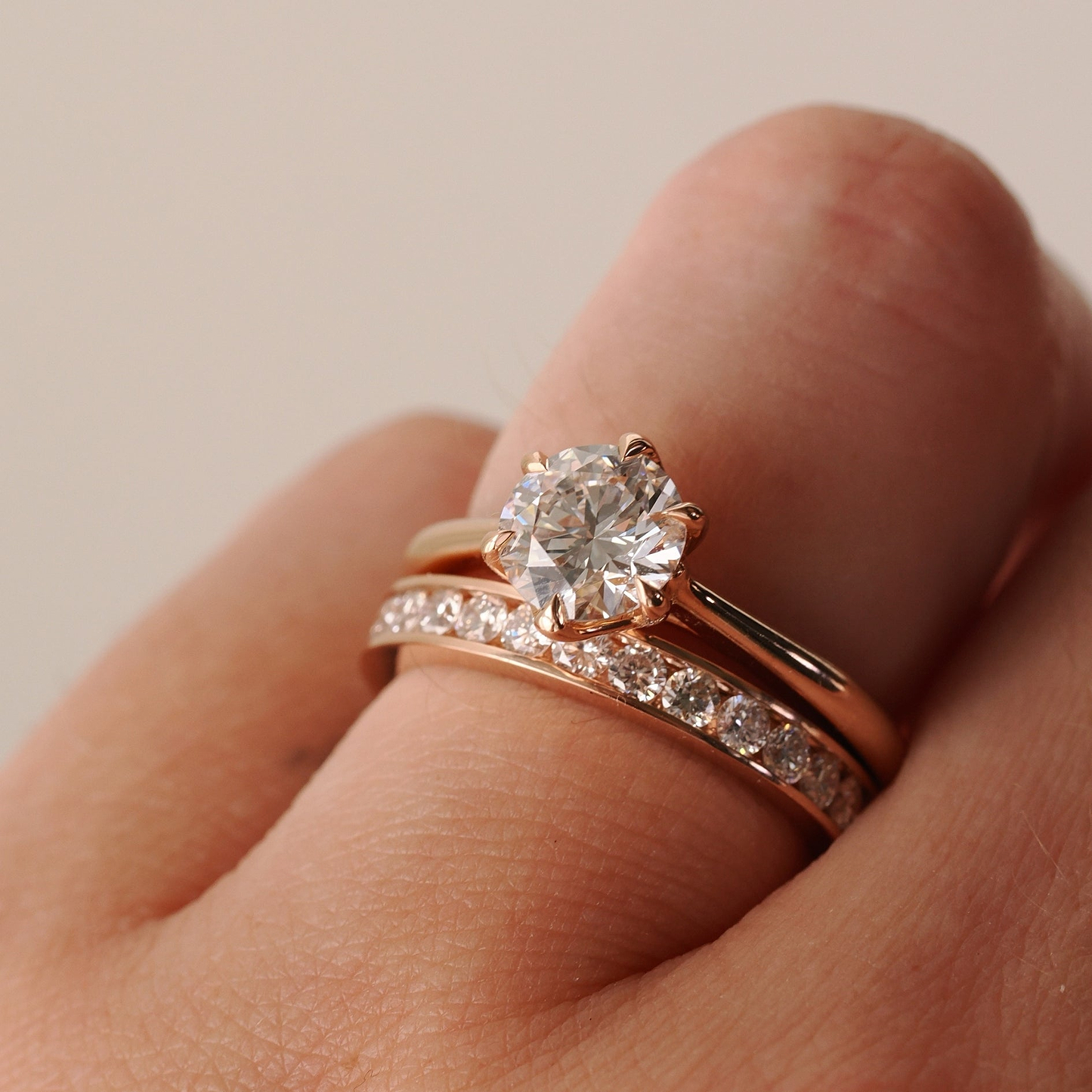 Round 1.36ct E VVS2 IGI Lab Diamond 6 Prong Mini Cathedral