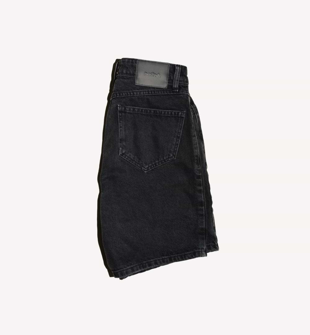Packshot-black-denim-shorts