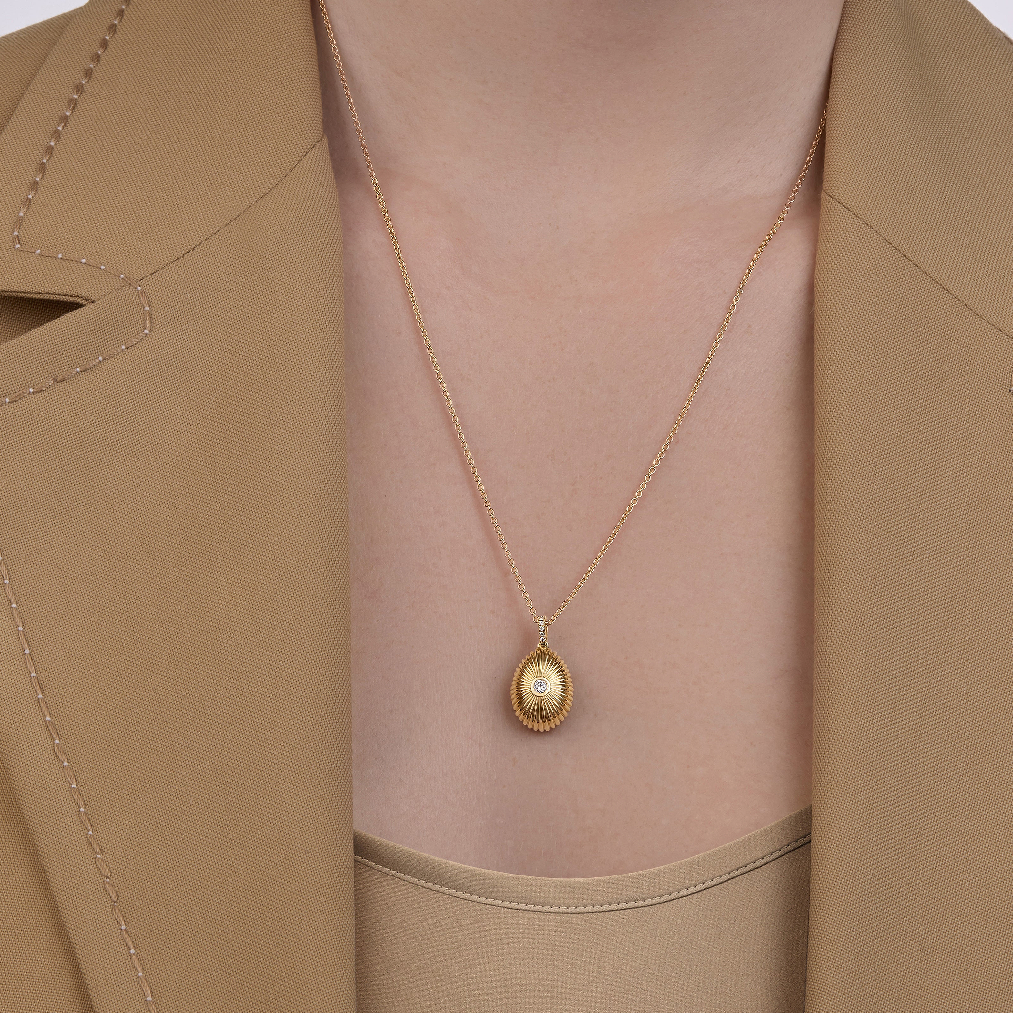 Forever Mini Fluted Diamond Pendant