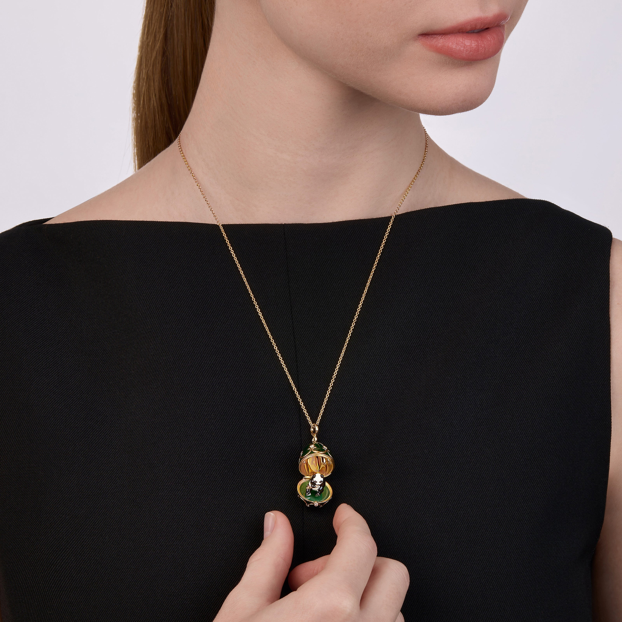 Medallón sorpresa de panda Guilloché Enamel