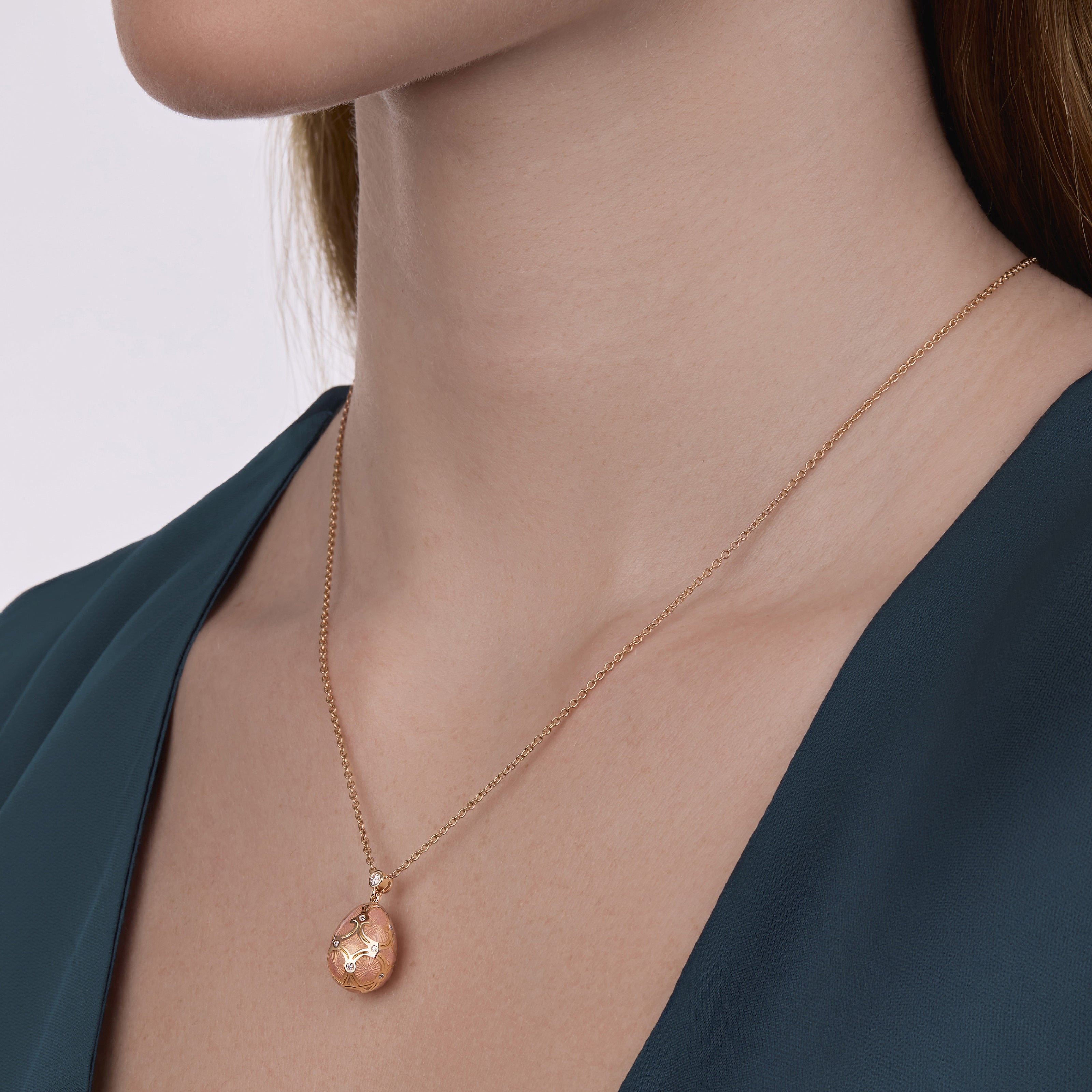 Маленькая подвеска-яйцо Guilloché Enamel