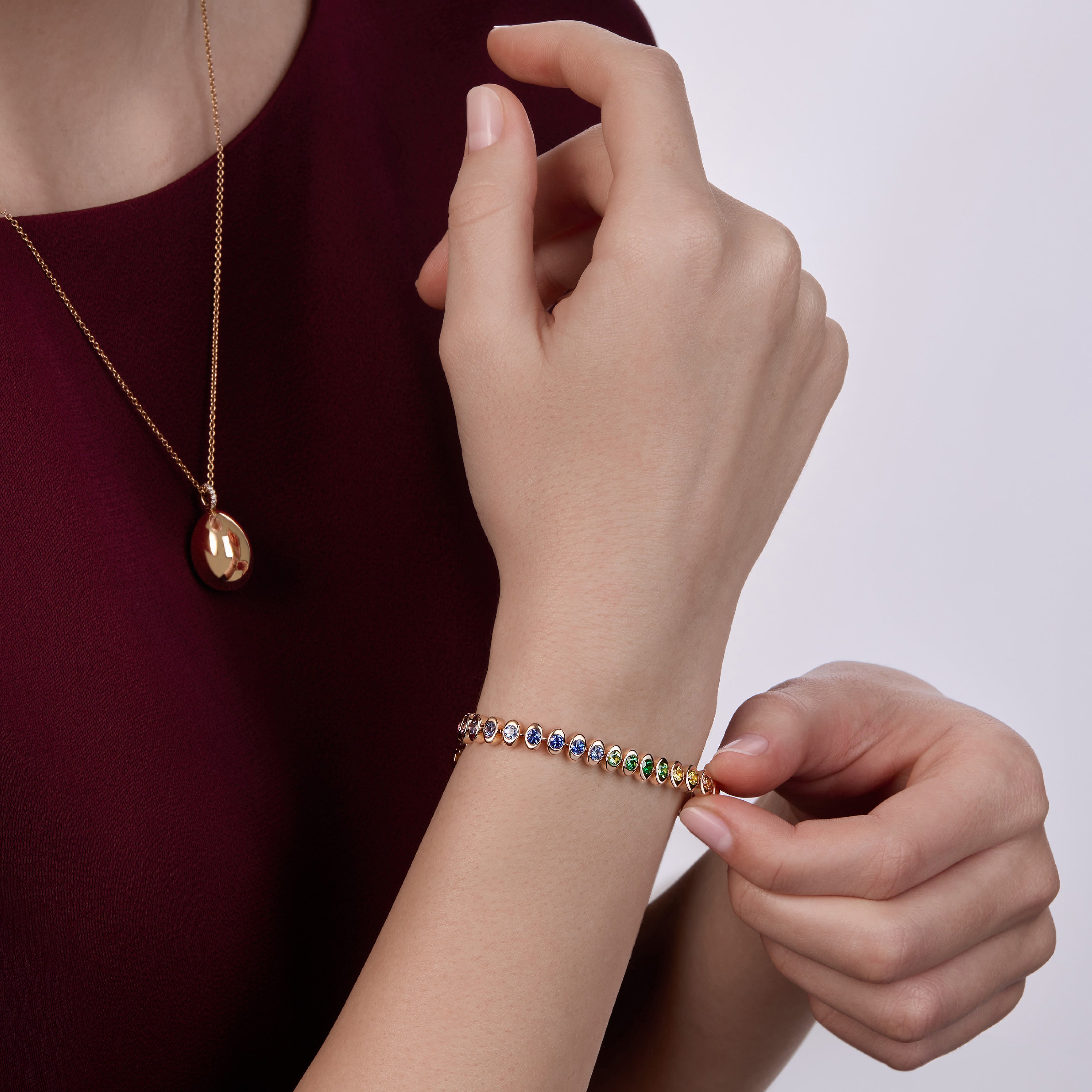 Pulsera de tenis con piedras preciosas multicolores del arcoíris Cosmic Curve