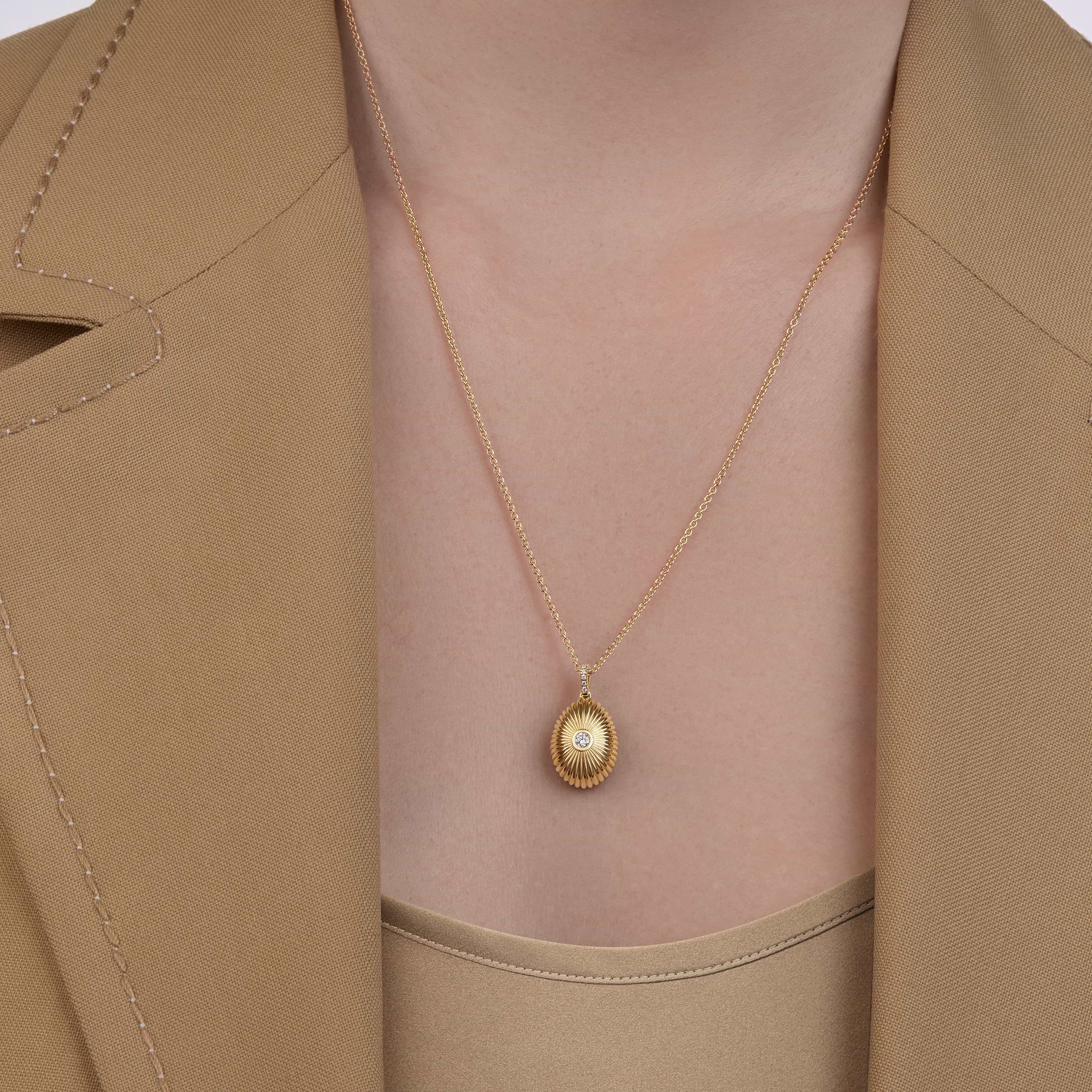 Forever Mini Fluted Diamond Pendant