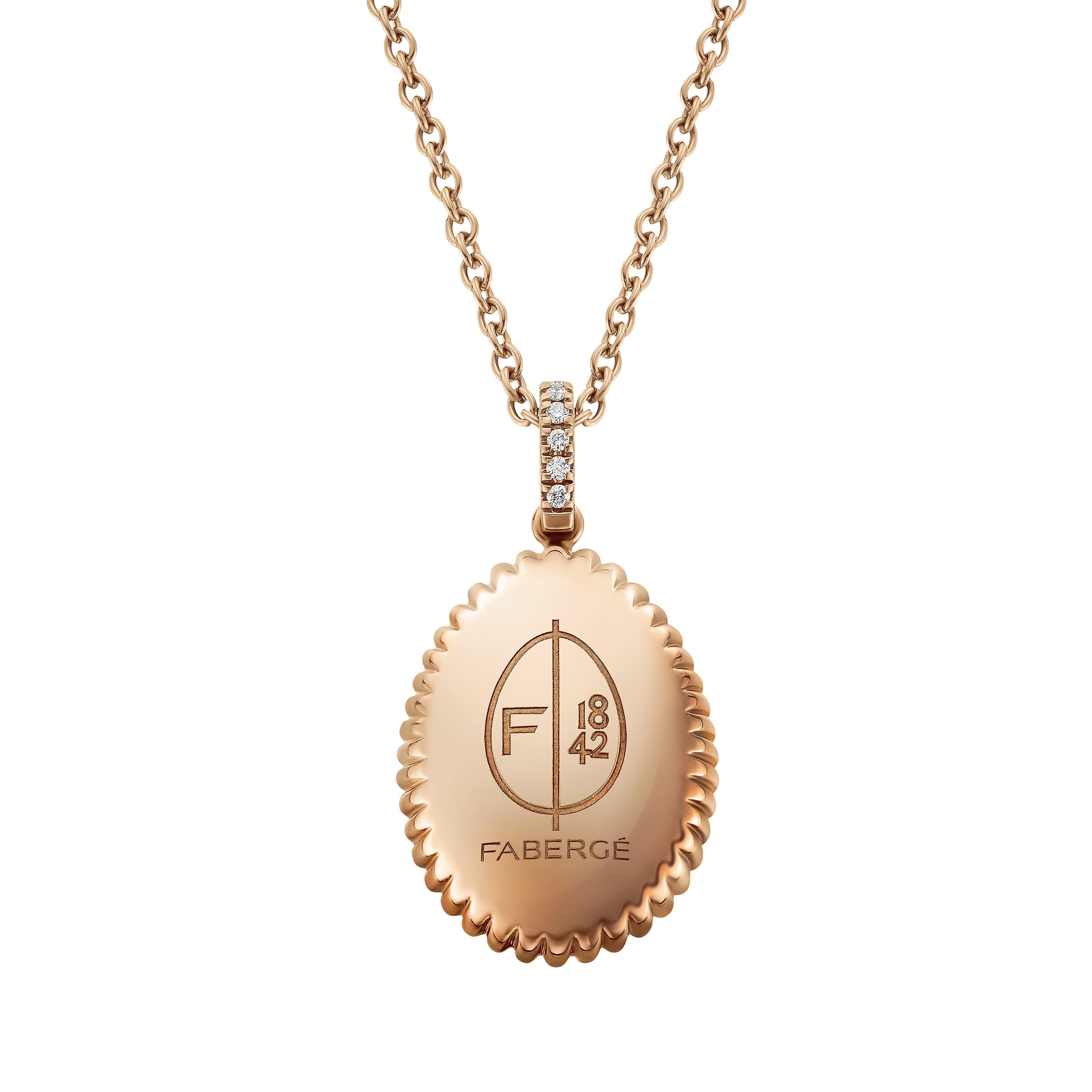 Pendentif Oeuf Style Fabergé Noir avec 18 Cristaux et sa chaîne Pendentif Oeuf Style Fabergé Noir avec 18 Cristaux et sa chaîne