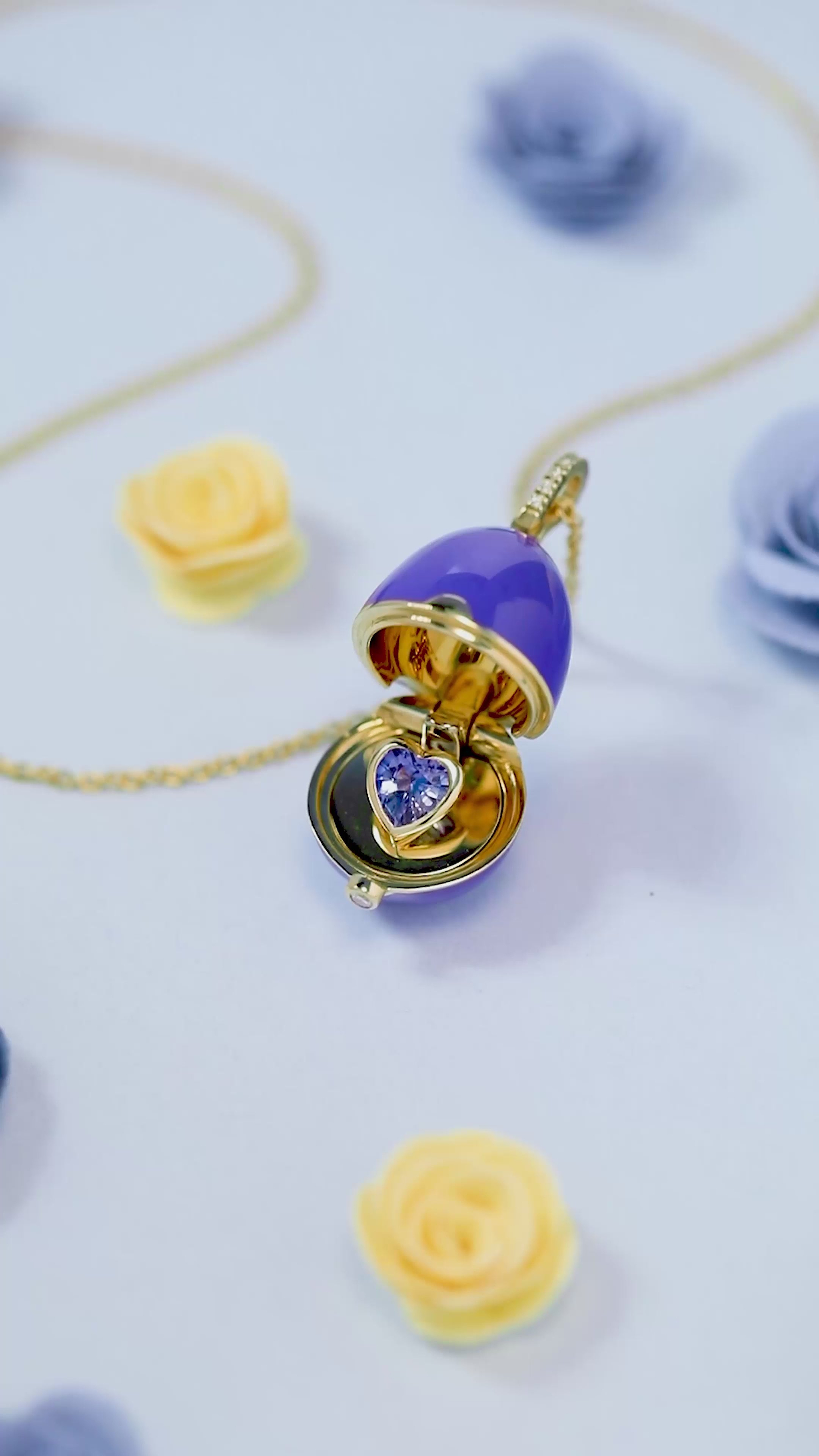 Essence Purple Lacquer Heart Surprise Video