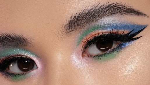 Colorful Graphic Winged Makeup Ft. the ND MINI PASTEL EYESHADOW PALETTE & PLEXI GLOW HIGHLIGHTER